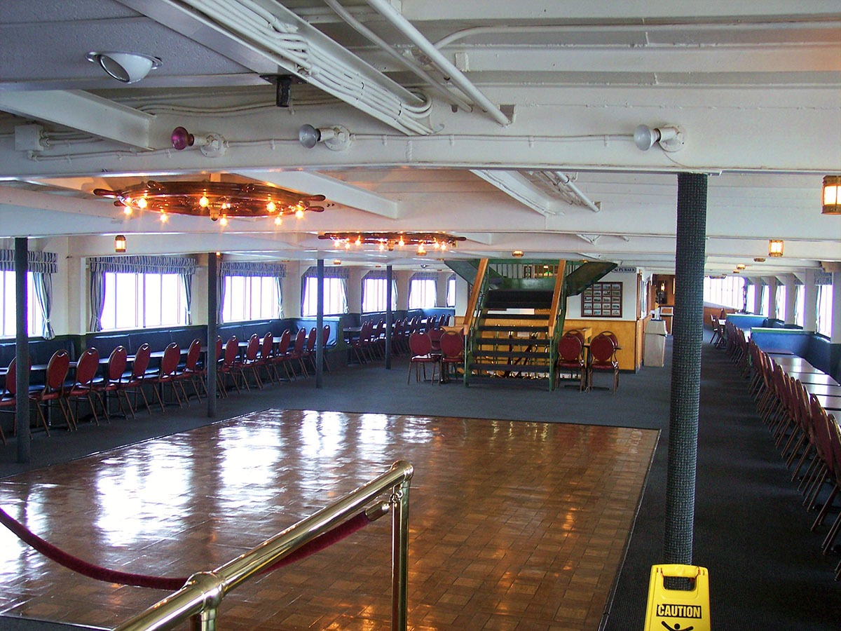 MS Mount Washington Cruise Ship on Lake Winnipesaukee NH Attractions